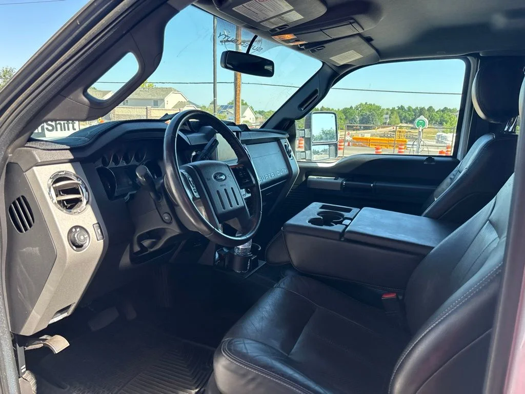 Used 2014 White Ford Lariat image 9