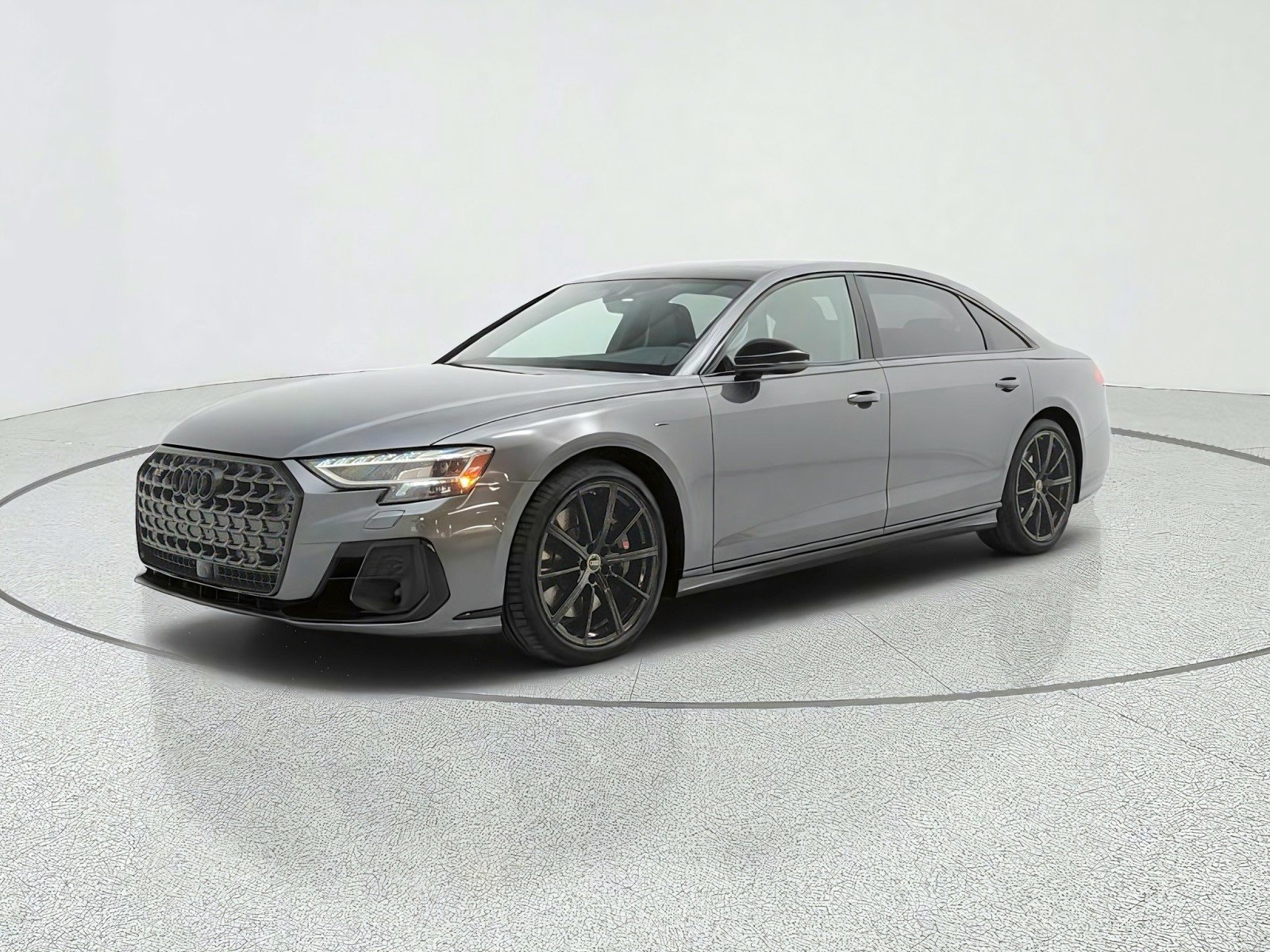 Used 2024 Daytona Gray Pearl Effect Audi 4.0 TFSI image 1