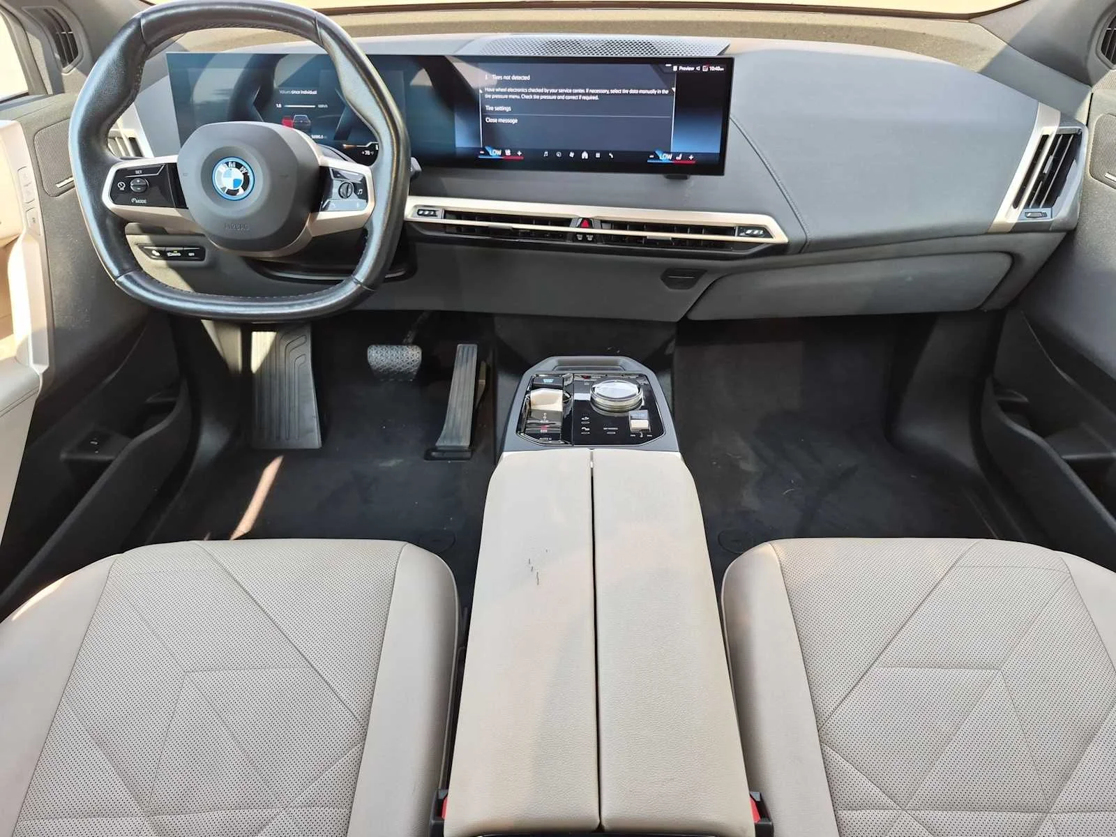Certified Used 2024 Dark Graphite Metallic BMW xDrive50 image 14
