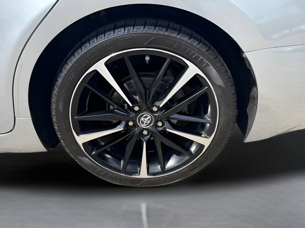 Used 2019  Toyota XSE image 33