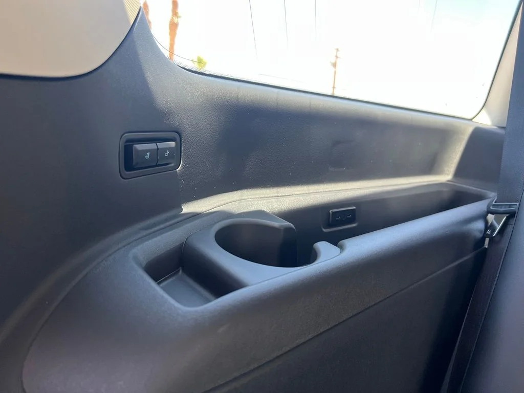 New 2027 Star White Metallic Tri-Coat Ford MAX Platinum image 31
