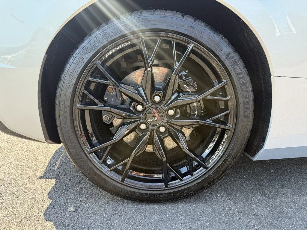 Used 2024 Silver Flare Metallic Chevrolet 2dr Stingray Coupe w/1LT & 20-Spoke Black Wheels image 3