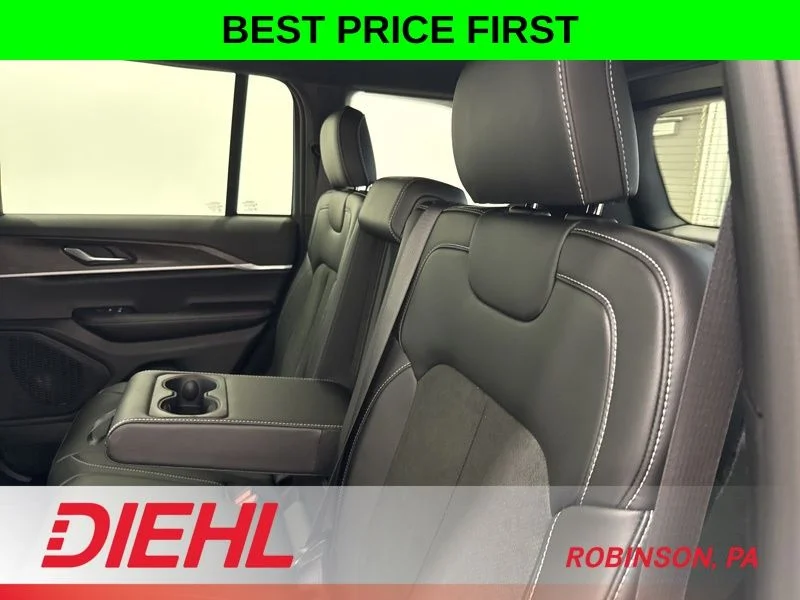 New 2026 Baltic Gray Metallic Clear-Coat Exterior Paint Jeep Laredo Altitude image 17