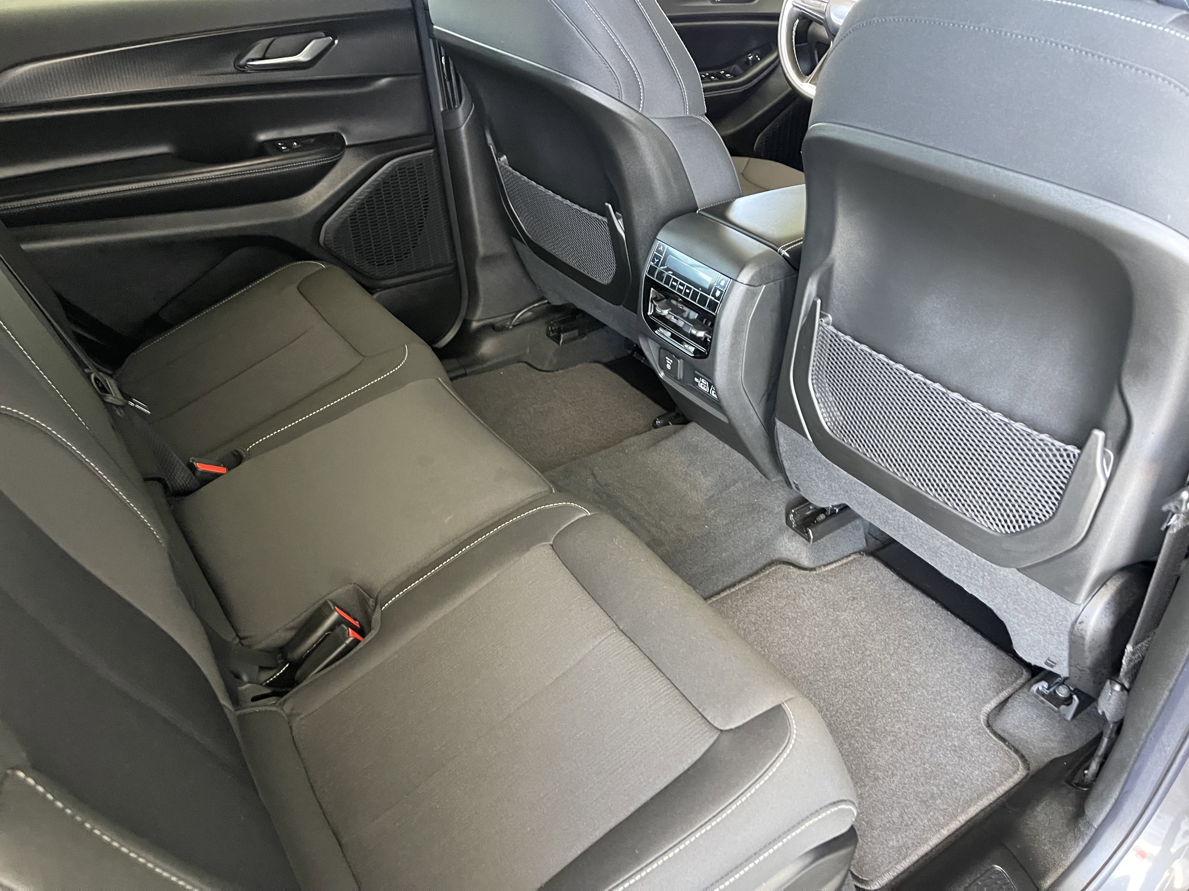 New 2026 Baltic Gray Metallic Clear-Coat Exterior Paint Jeep Laredo image 17