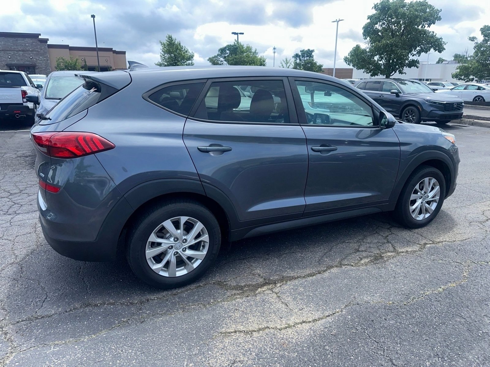 Used 2019 Coliseum Gray Hyundai SE image 16