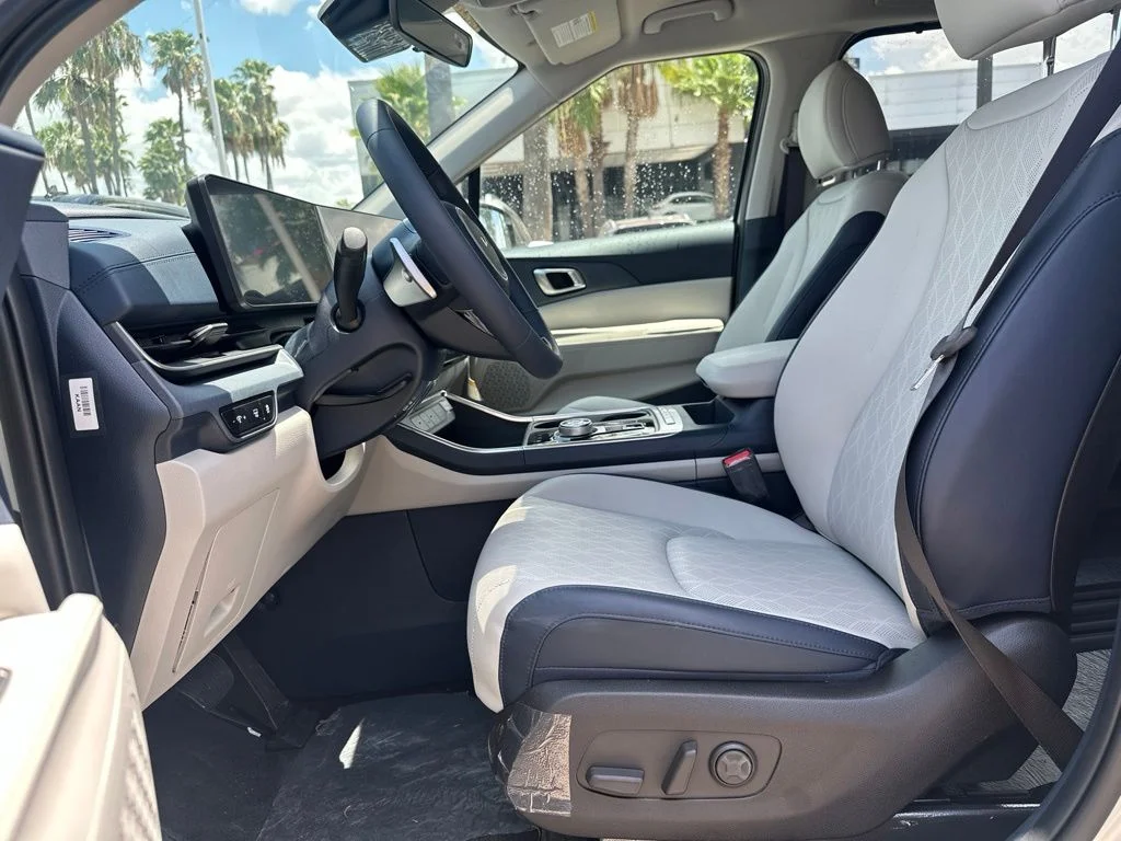 New 2026 White Kia EX image 9