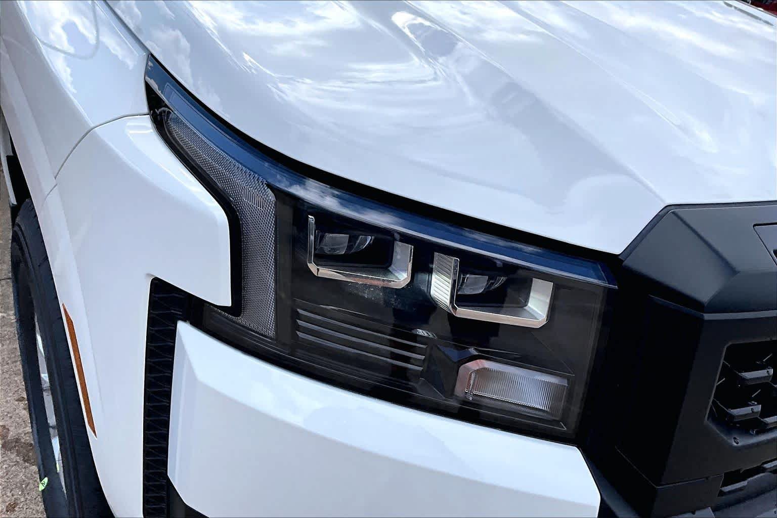 New 2026 Glacier White Nissan S image 18