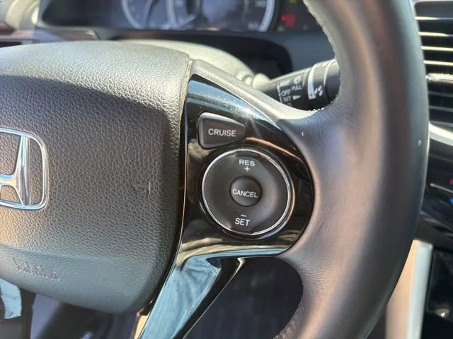 Used 2016 Black Honda EX-L image 19