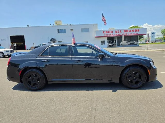 2015 Chrysler 300 Limited - Photo 8