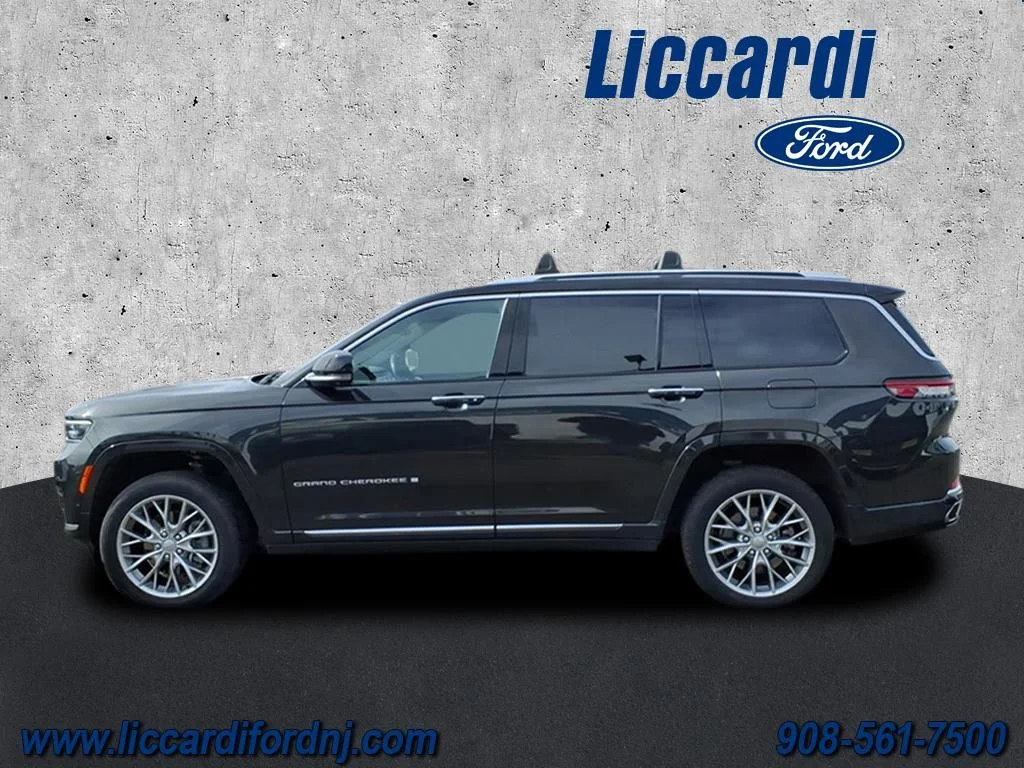 Used 2022 Gray Jeep Summit image 4