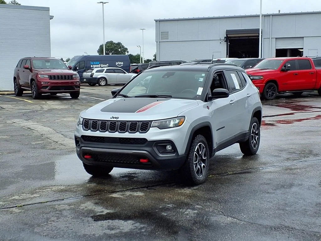 Used 2025 Jeep Compass Trailhawk with VIN 3C4NJDDN1ST533044 for sale in Kansas City