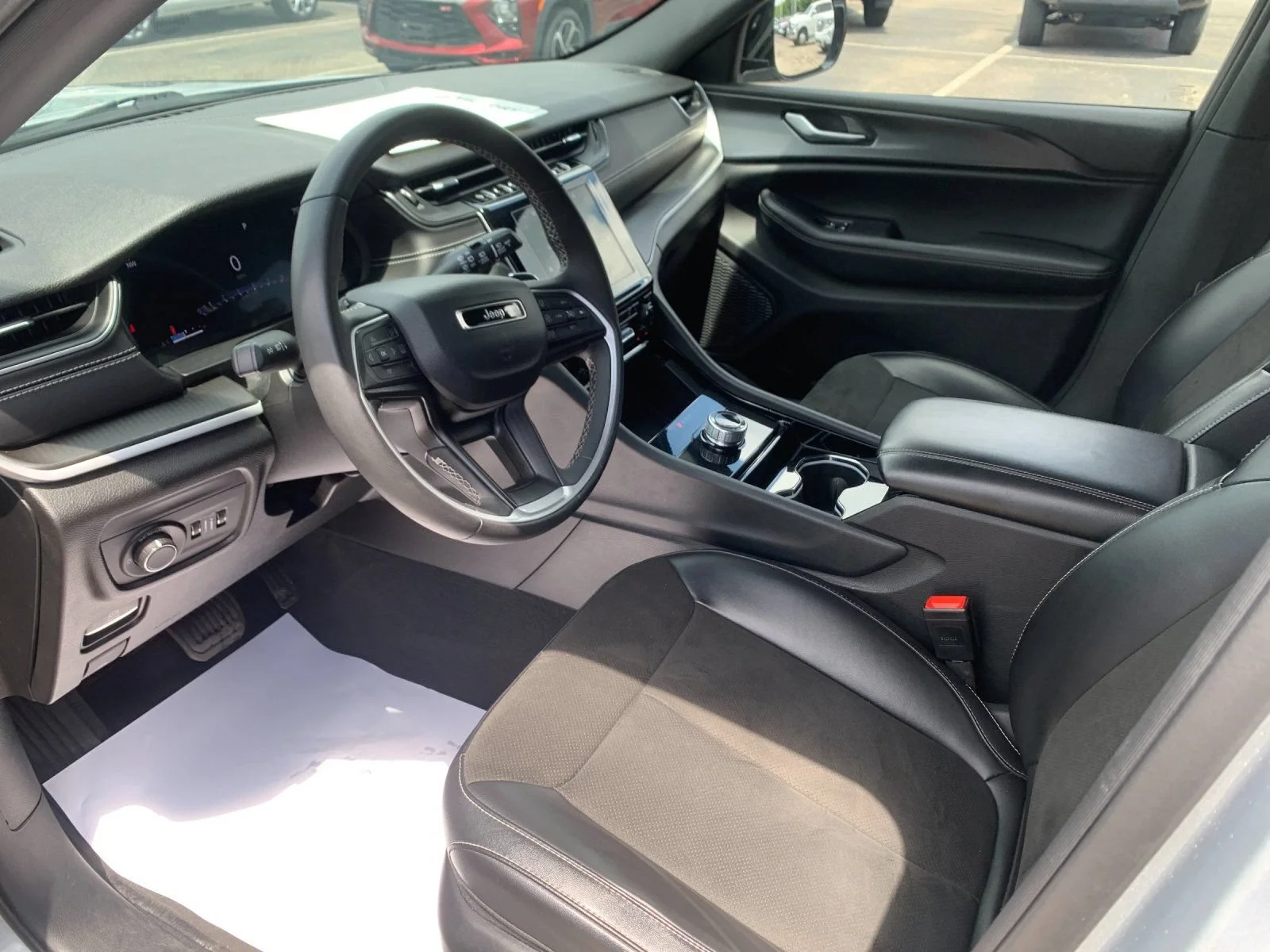 2023 Jeep Grand Cherokee Altitude - Photo 10