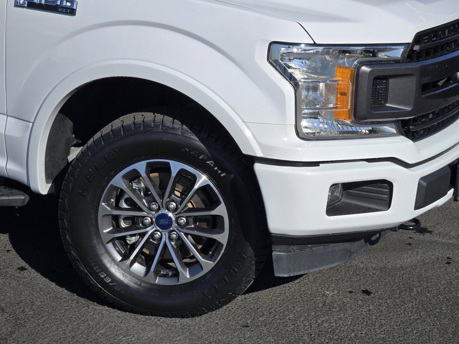 Used 2020 White Ford LARI image 9