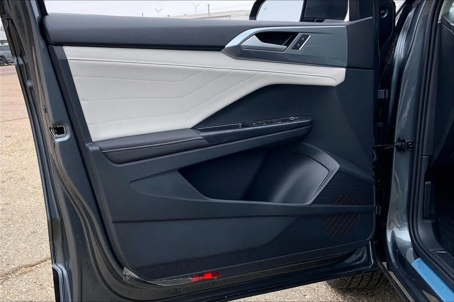 New 2026 Platinum Gray Metallic Volkswagen SEL image 10