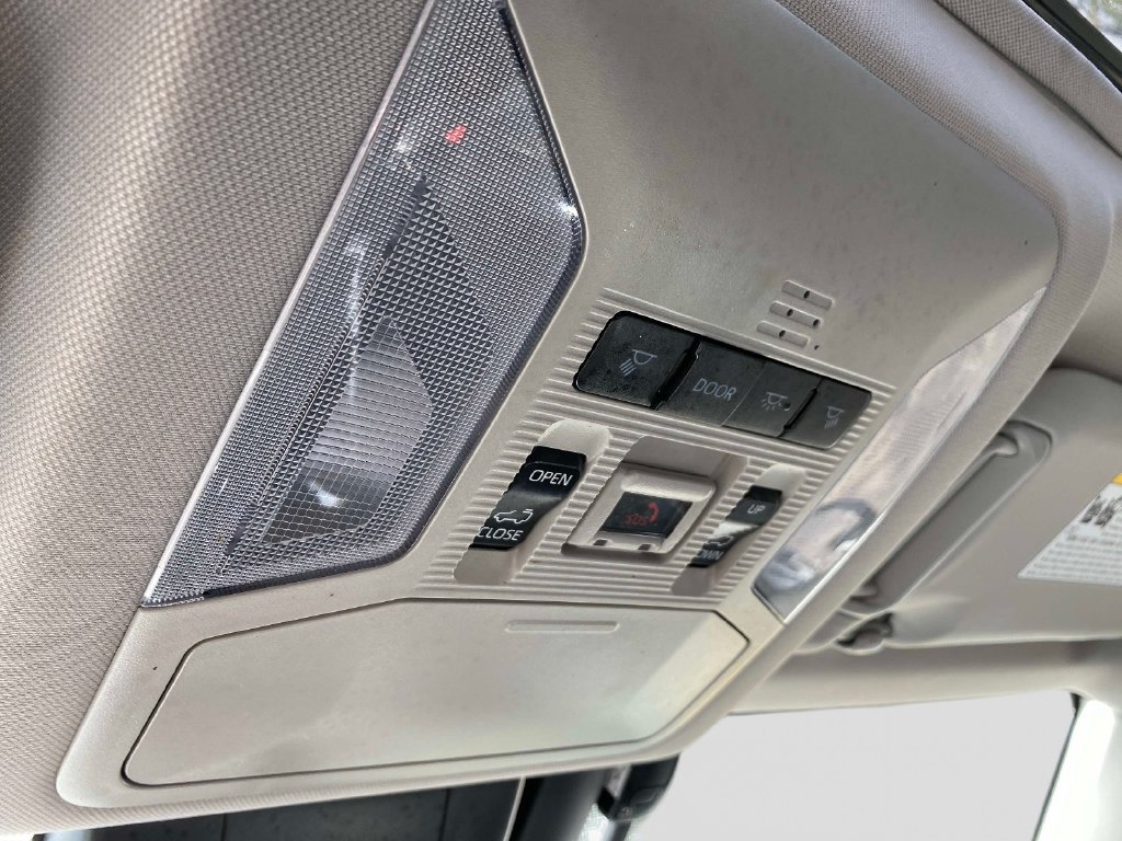 Used 2022 Gray Toyota XLE image 33