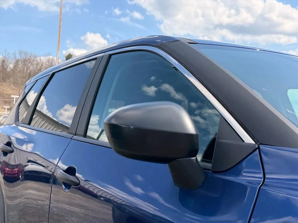 Used 2023 Blue Nissan S image 10