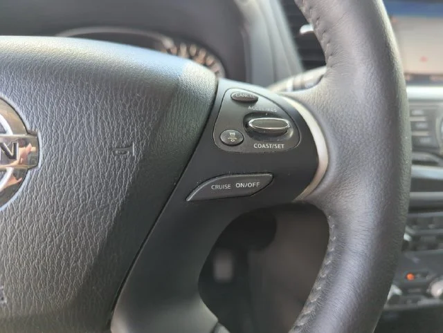 Used 2019 Brown Nissan SL image 43