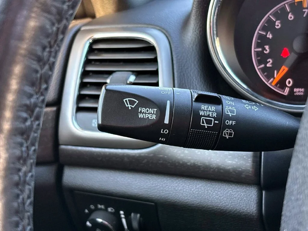 Used 2018 Bright White Clearcoat Jeep Altitude image 27