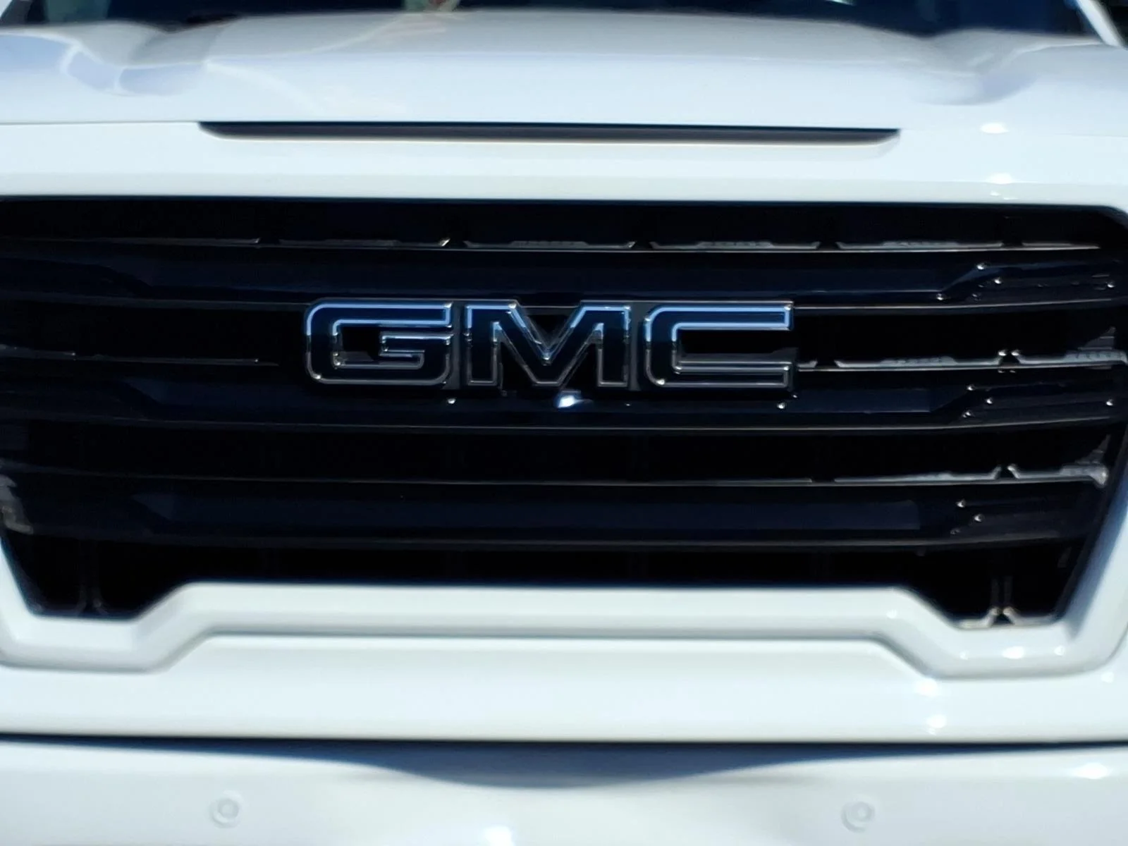 Used 2021 Summit White GMC Elevation image 15