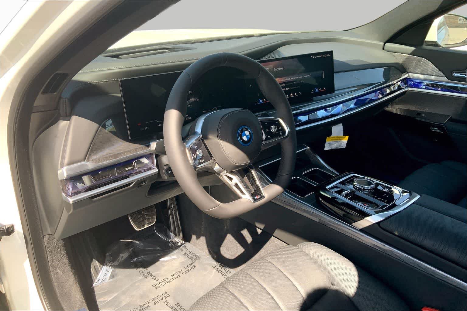 2025 BMW i7 50 - Photo 8