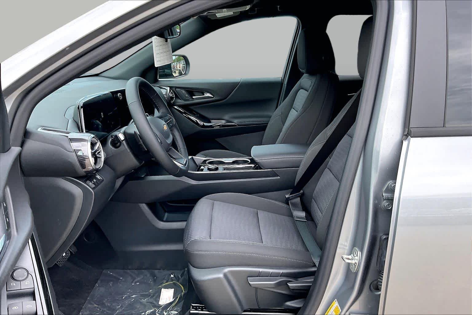 2027 Chevrolet Equinox LT - Photo 10