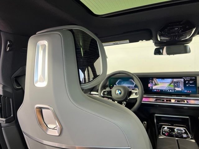 New 2026 Black BMW 740i image 38