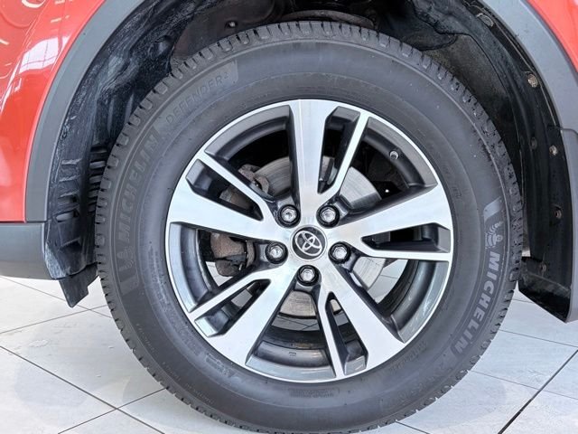 Used 2016 Red Toyota XLE image 26