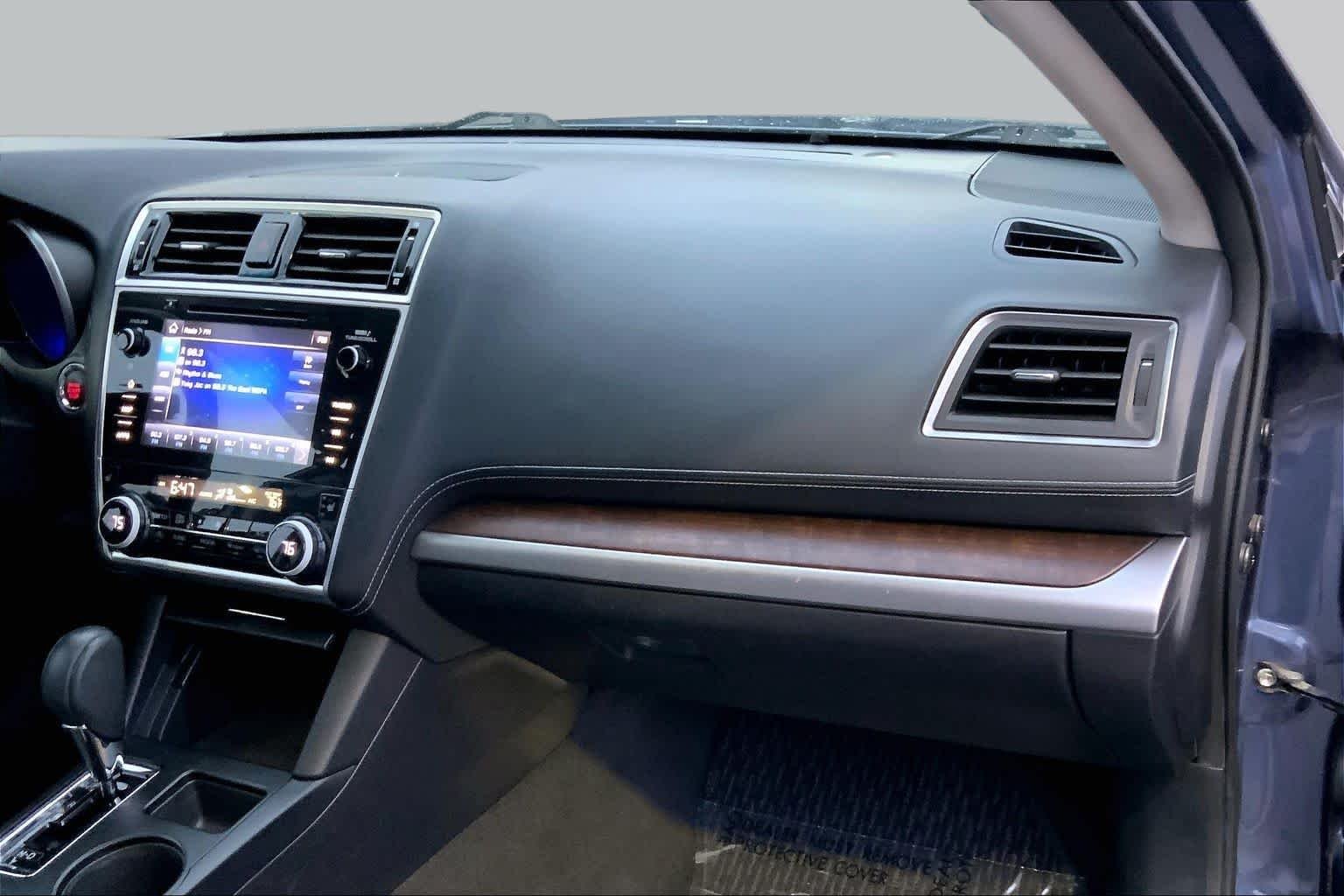 Used 2018 Twilight Blue Metallic Subaru Limited image 17