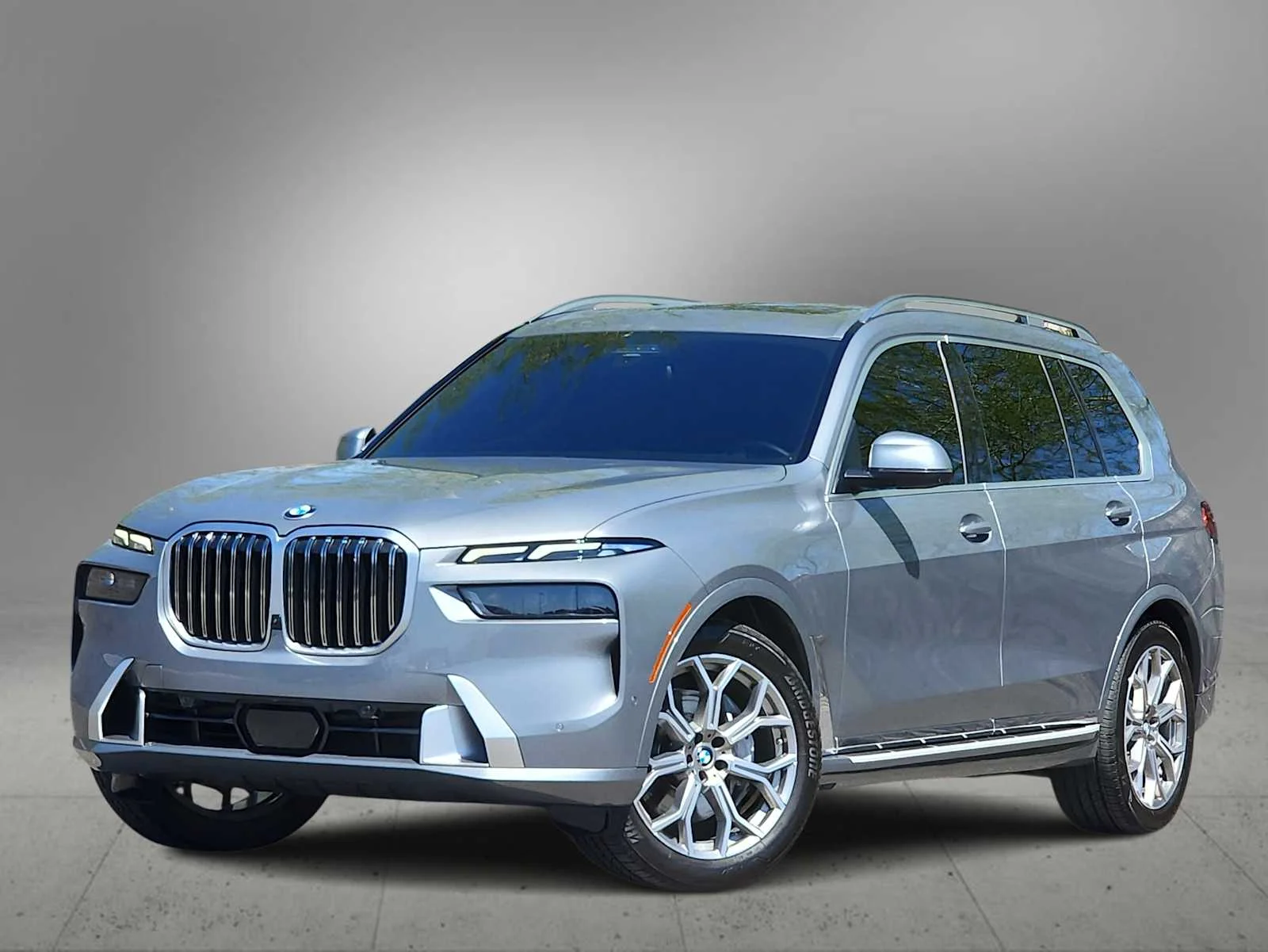2023 BMW X7 xDrive40i's photo