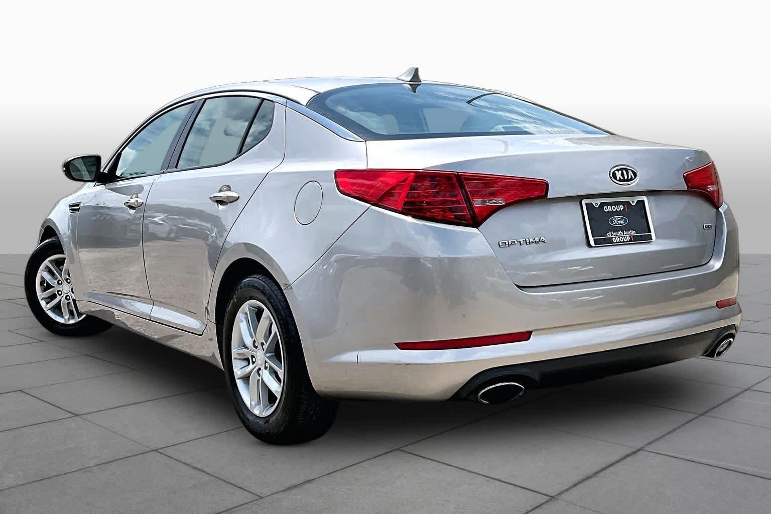 Used 2012 Satin Metal Kia LX image 12
