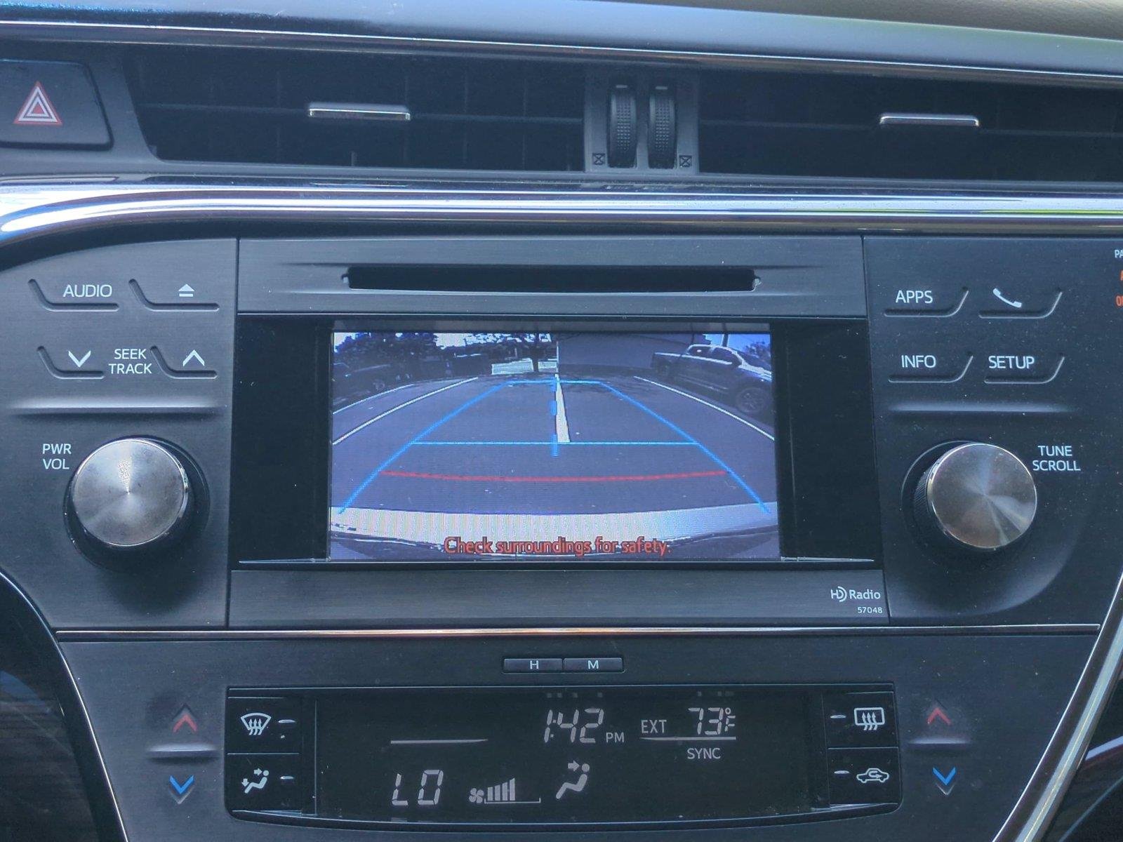 Used 2013  Toyota XLE Touring image 25
