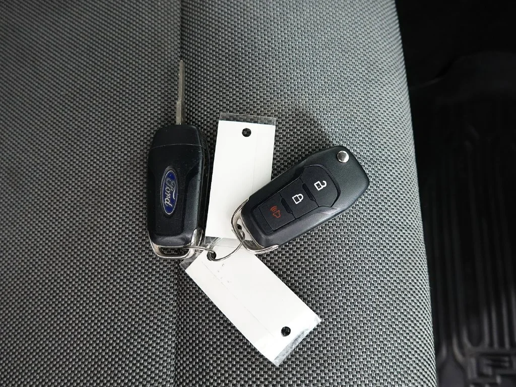Used 2018 White Ford XL image 16