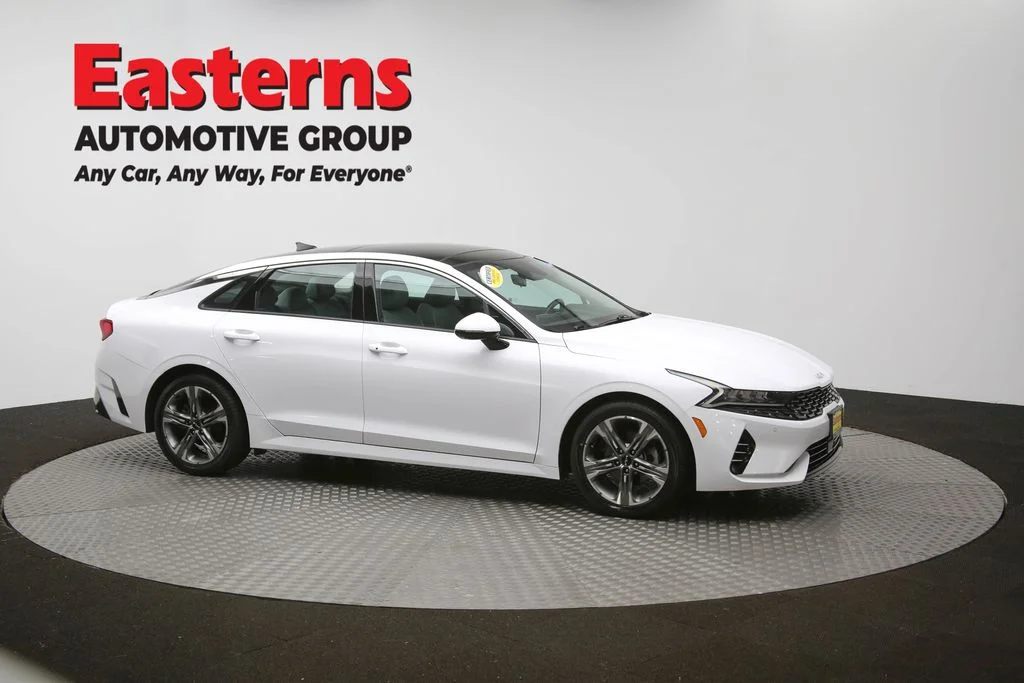 Used 2022 White Kia EX image 47