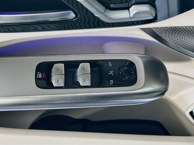 New 2027 MANUFAKTUR Moonlight White Metallic Mercedes-Benz CLE 53 AMG® image 18