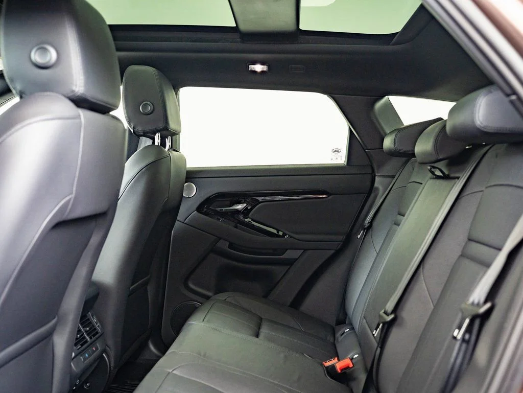 Used 2026 Bronze Land Rover Dynamic image 36