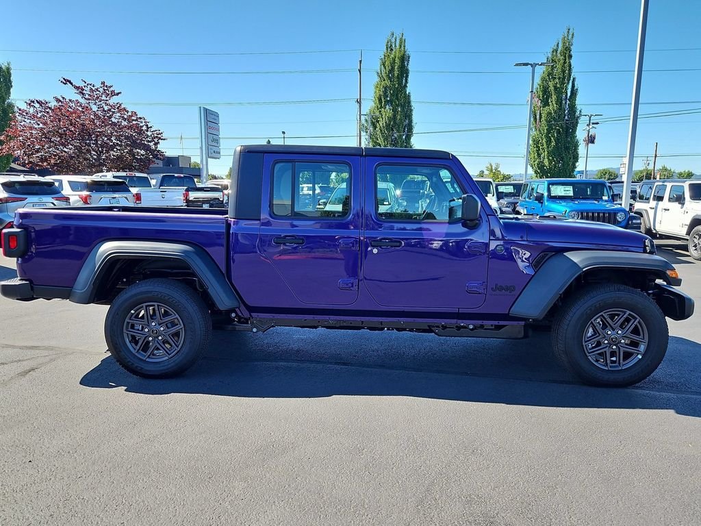 New 2026 Reign Jeep Sport image 7