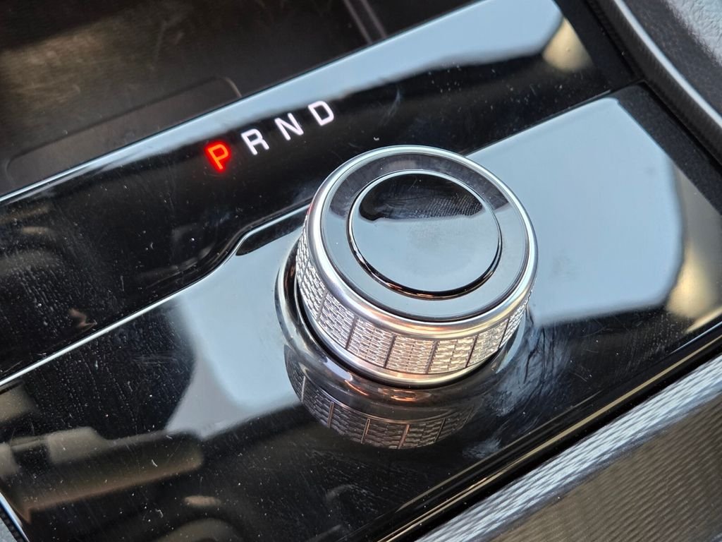 Used 2025 White/off-white Jeep  image 33