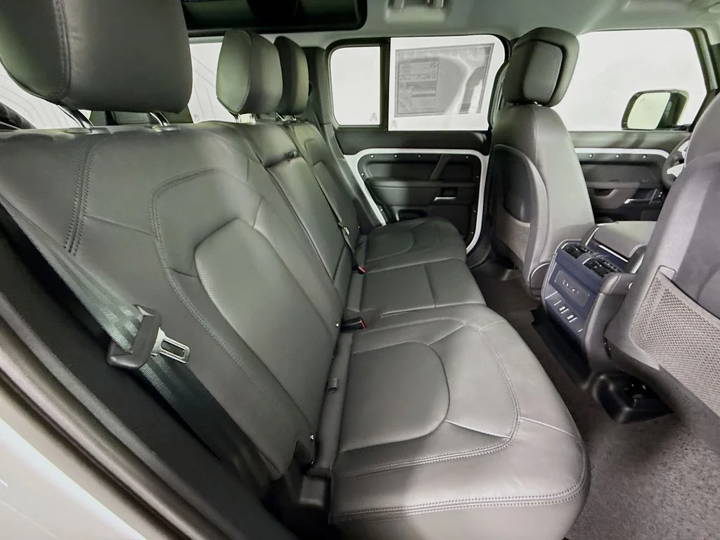 New 2026 Fuji White Land Rover S image 29