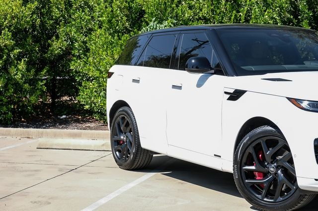 Certified Used 2025 White Land Rover Autobiography image 8
