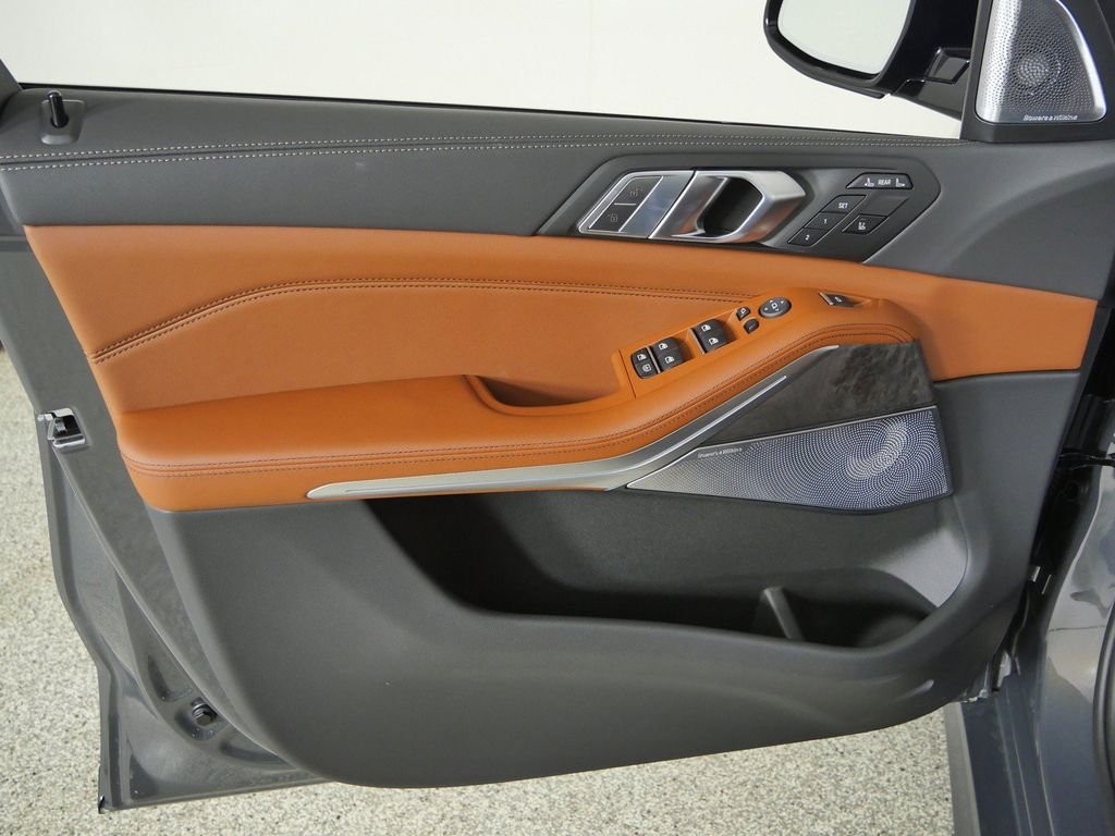 New 2027 Dravit Grey Metallic BMW xDrive40i image 36