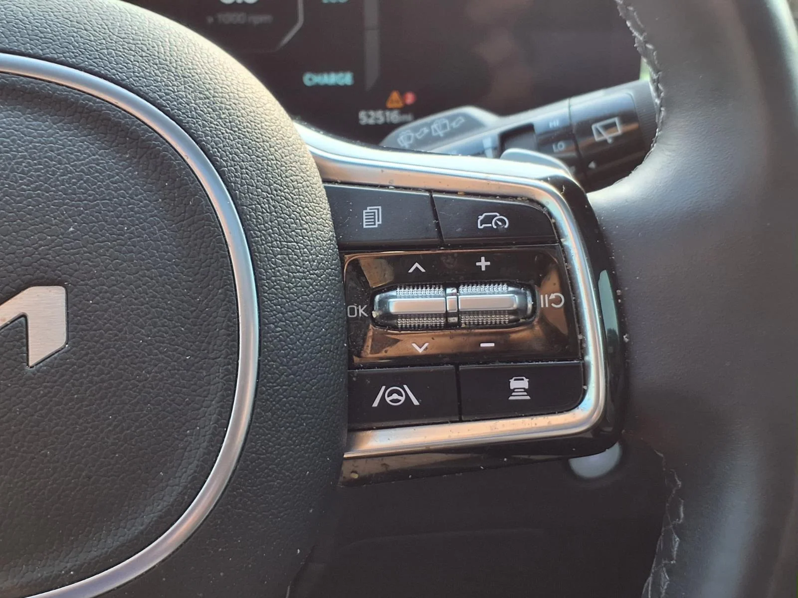 Used 2025 Ceramic Silver Kia SX Prestige image 18