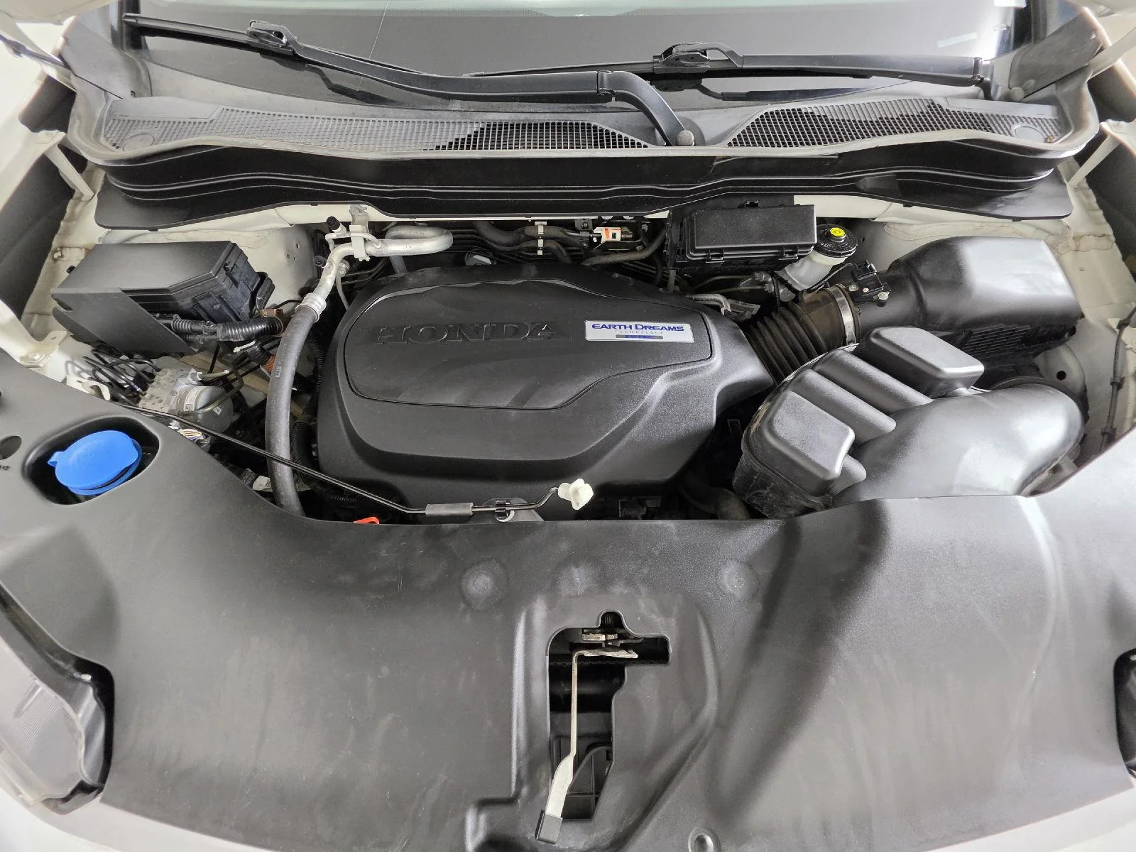 Used 2019 White Diamond Pearl Honda EX-L image 24