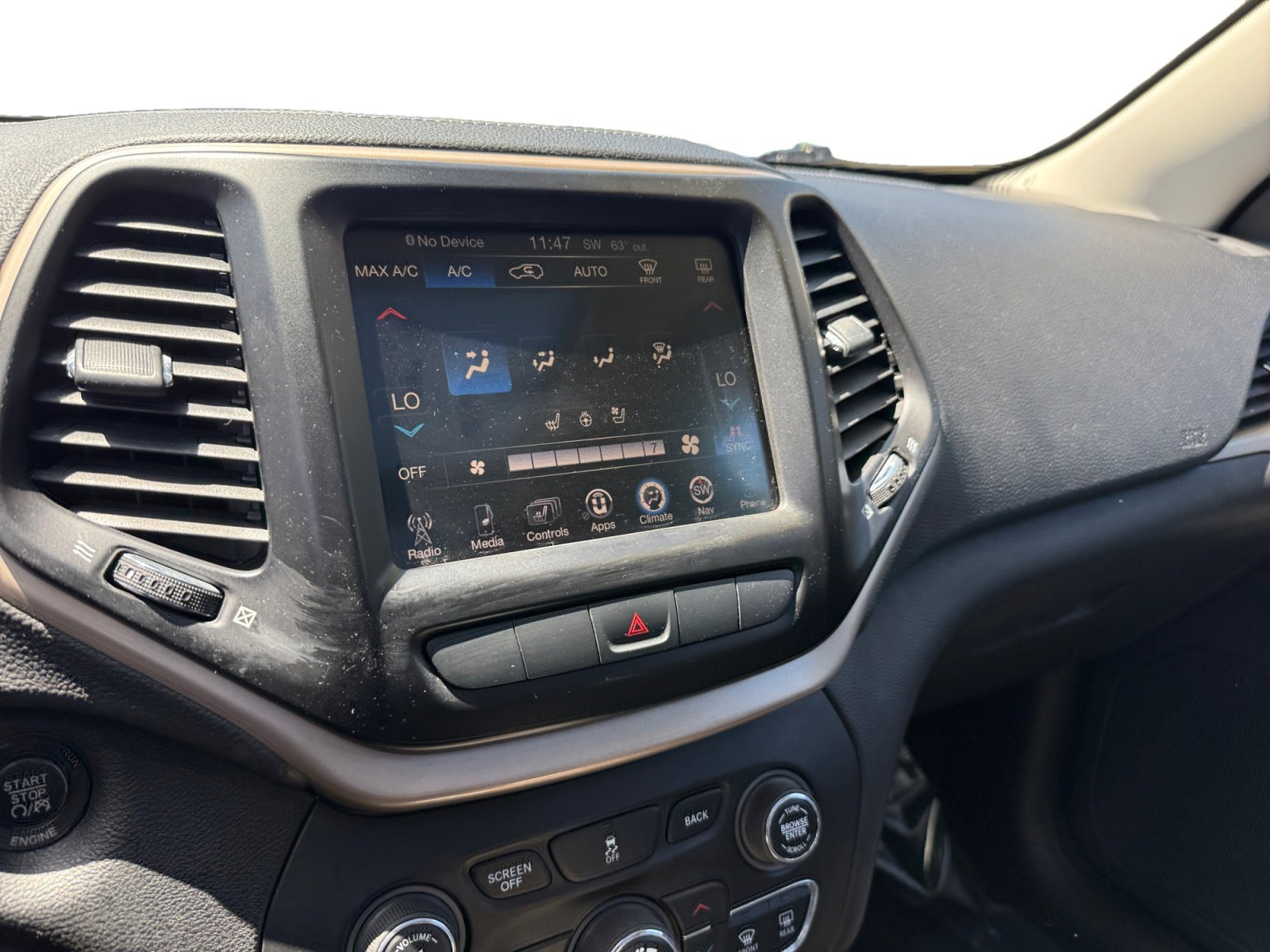 Used 2014 Granite Crystal Metallic Clearcoat Jeep Limited image 12