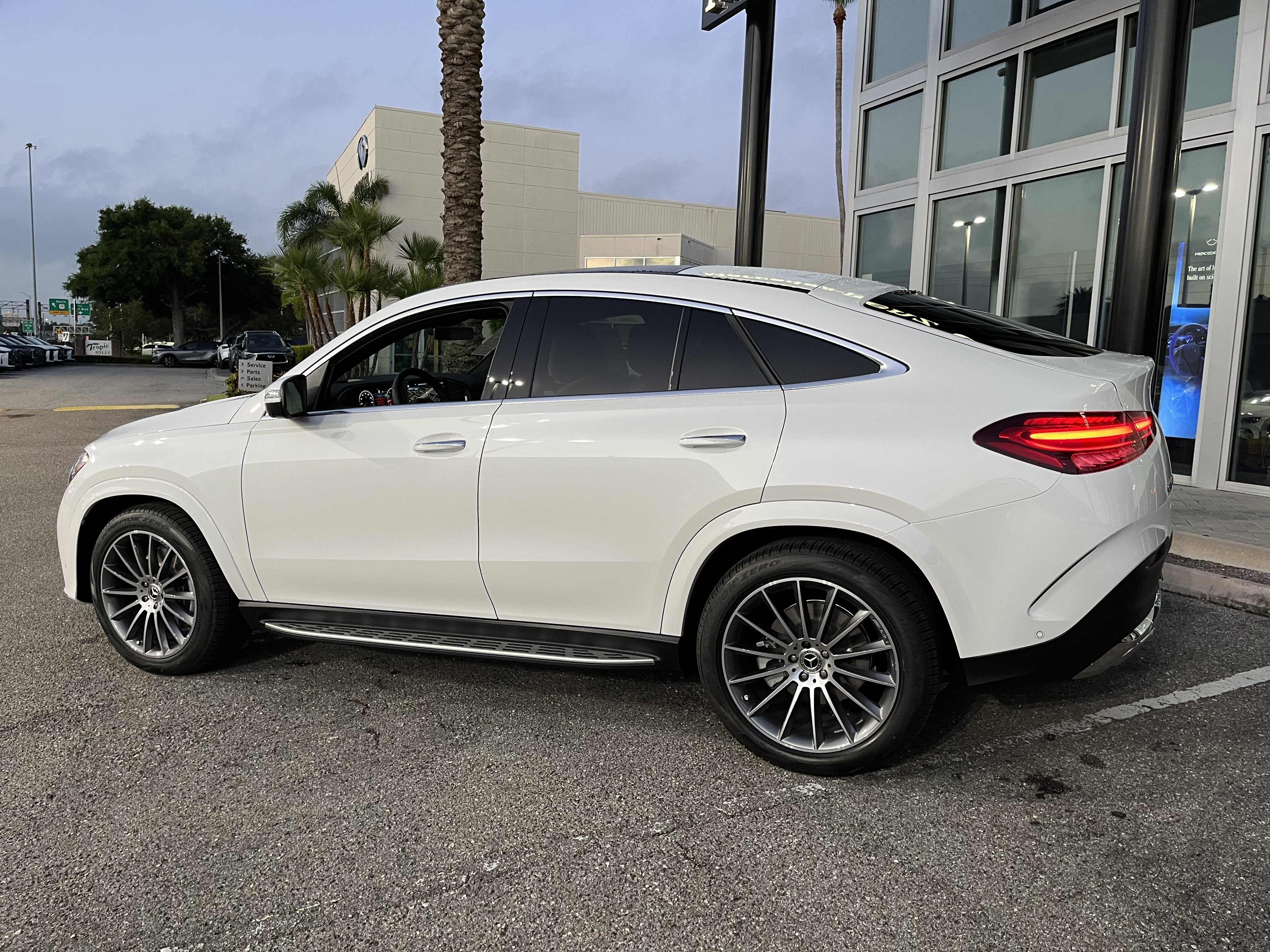 New 2026 MOONLIGHT WHITE Mercedes-Benz GLE 450 image 4