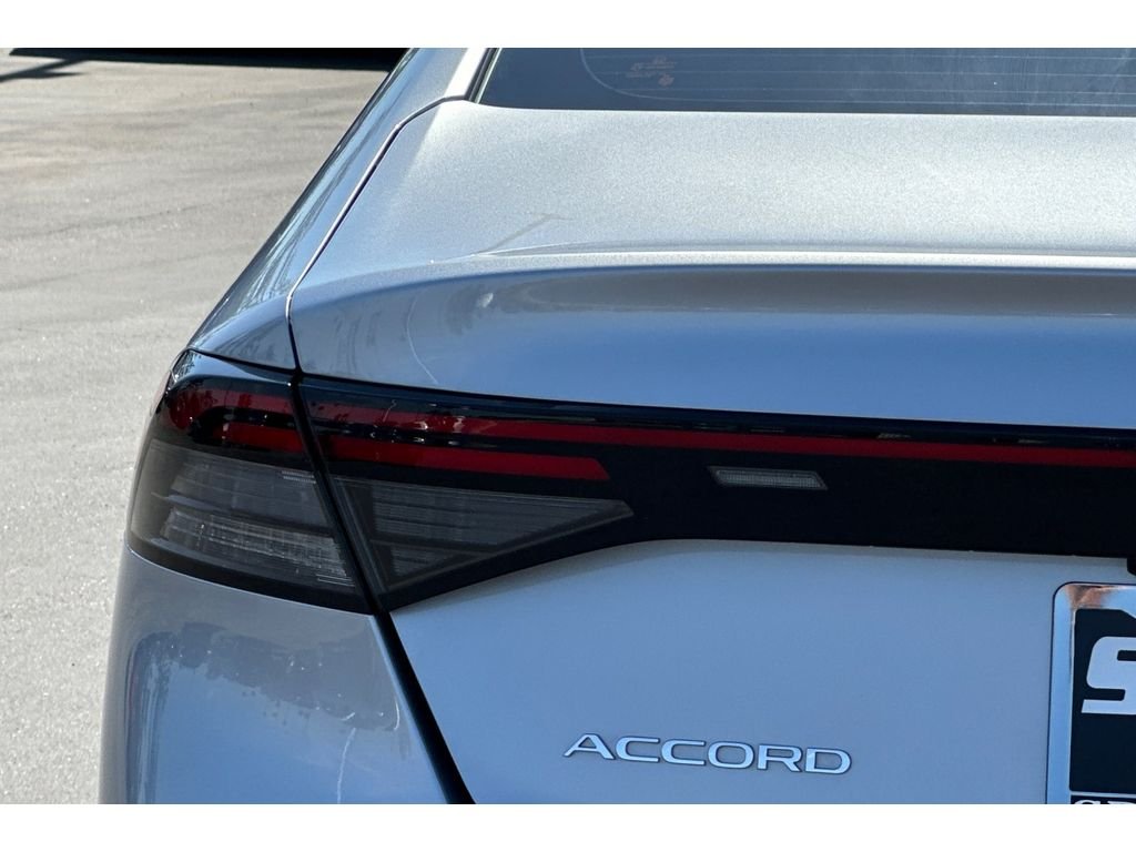 Used 2024 Solar Silver Metallic Honda LX image 41