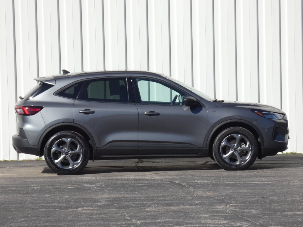 Used 2025 Ford Escape ST-Line with VIN 1FMCU9MN4SUB19494 for sale in Kansas City