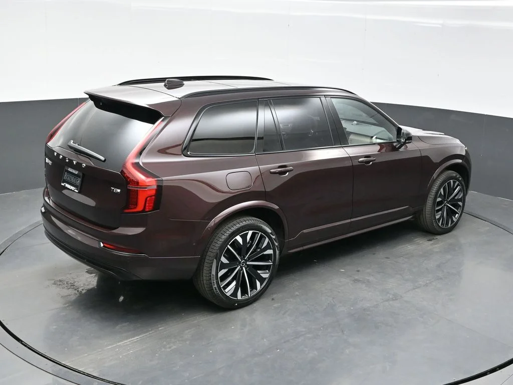 New 2026 Mulberry Red Volvo T8 Ultra image 39
