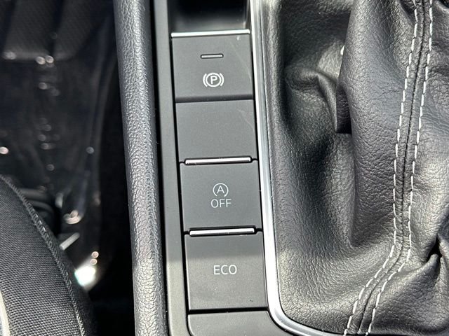 New 2026 Pure White Volkswagen 1.5T Sport image 33