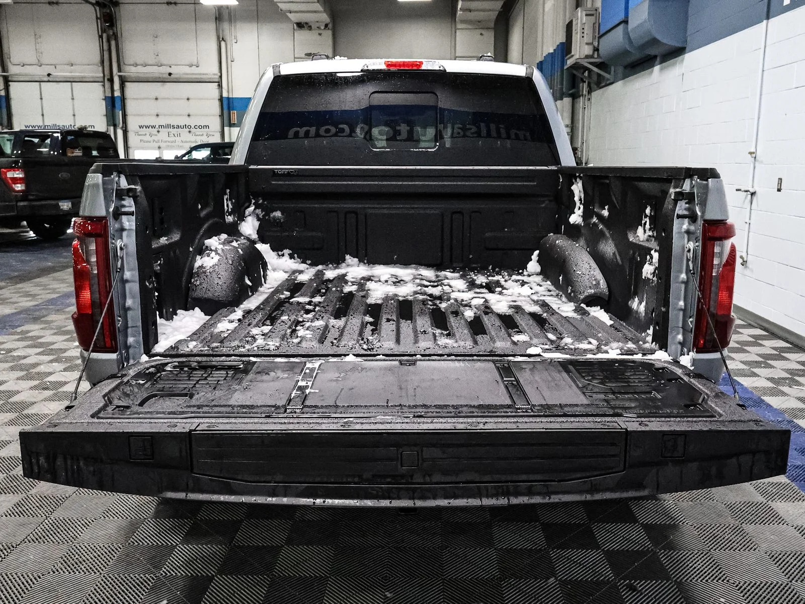 2025 Ford F-150 XLT - Photo 18