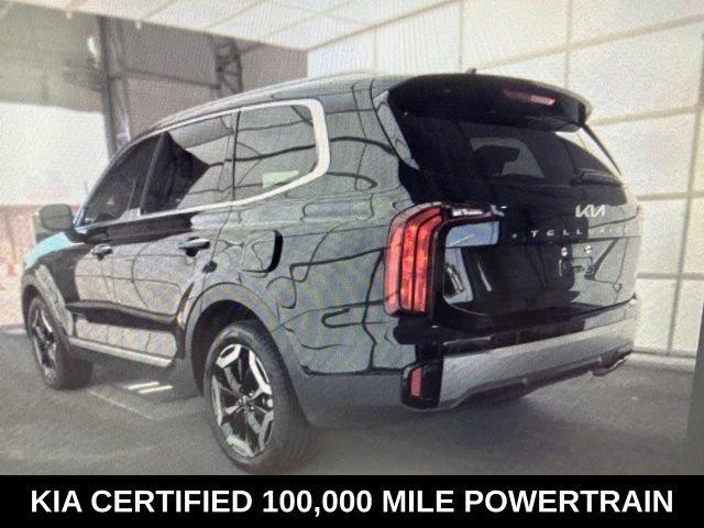 Used 2025 Black Kia S image 3